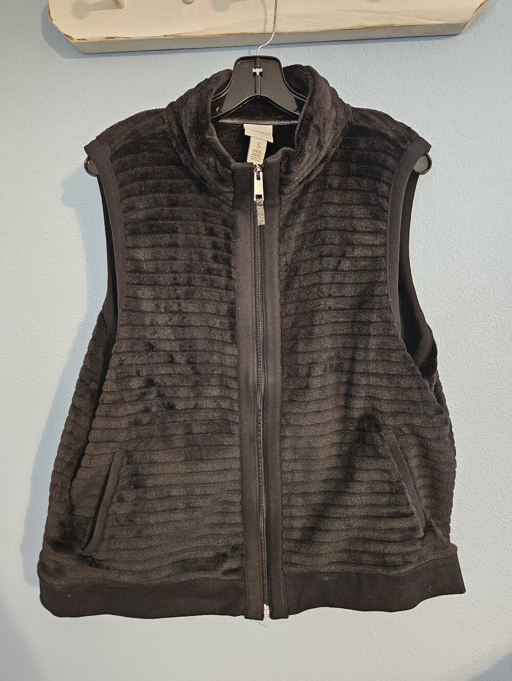 Chicos Plush Ribbed Black Zip-Front Vest
